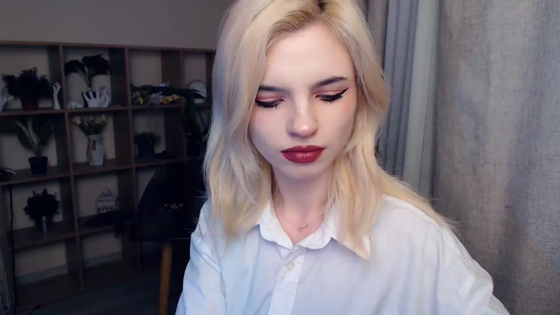 Gallery image thumbnail from Erineys's myfreecams stream on, 02/08/2024, 14:31 image 13 of 20