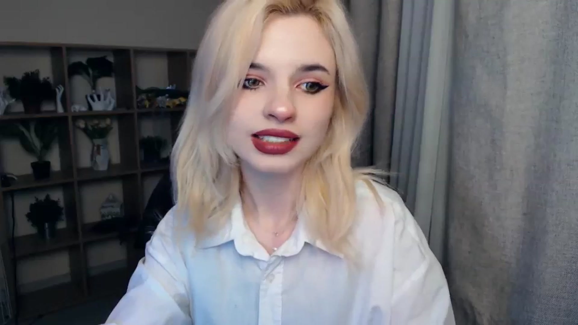 Gallery image thumbnail from Erineys's myfreecams stream on, 02/08/2024, 14:31 image 6 of 20