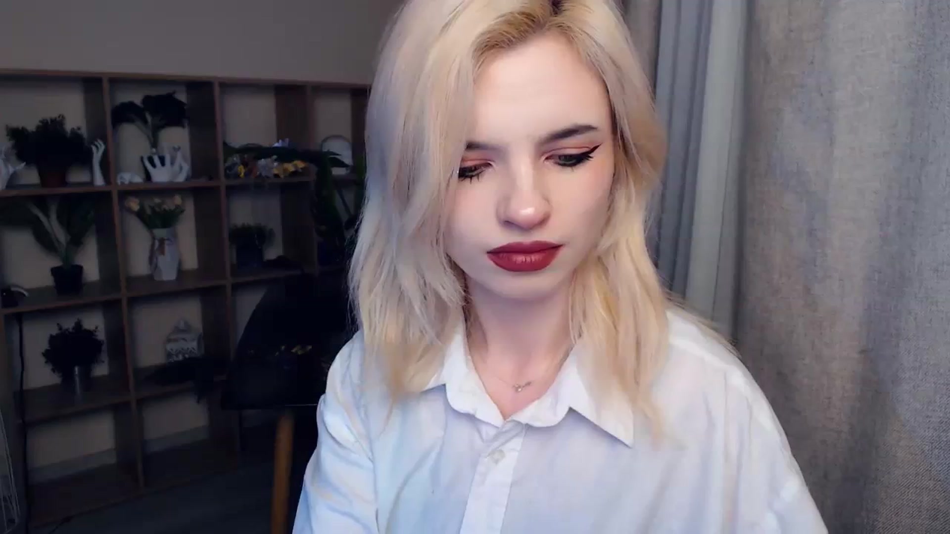 Gallery image thumbnail from Erineys's myfreecams stream on, 02/08/2024, 14:31 image 10 of 20
