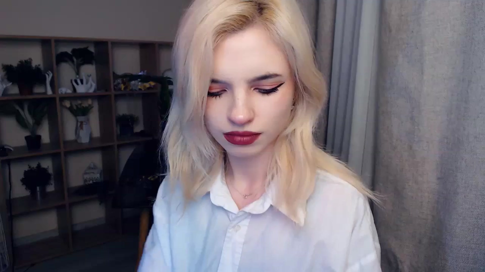 Gallery image thumbnail from Erineys's myfreecams stream on, 02/08/2024, 14:31 image 12 of 20