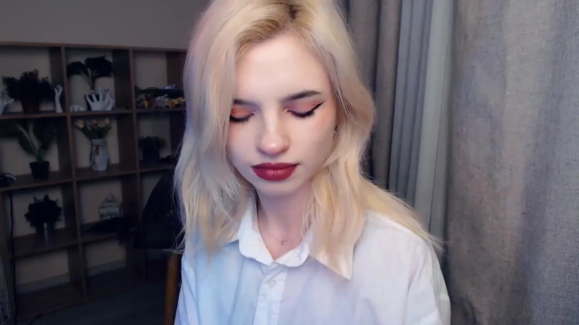 Gallery image thumbnail from Erineys's myfreecams stream on, 02/08/2024, 14:31 image 11 of 20