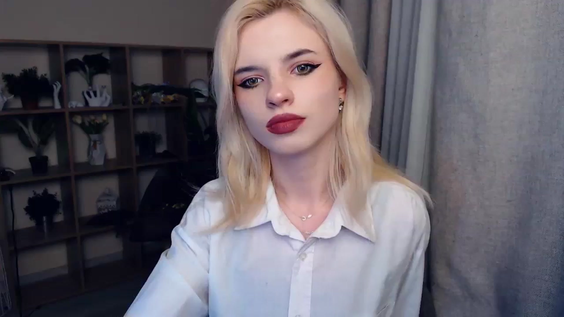 Gallery image thumbnail from Erineys's myfreecams stream on, 02/08/2024, 14:56 image 12 of 20