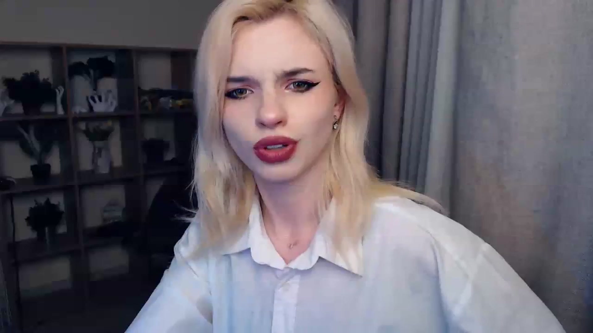 Gallery image thumbnail from Erineys's myfreecams stream on, 02/08/2024, 14:56 image 3 of 20