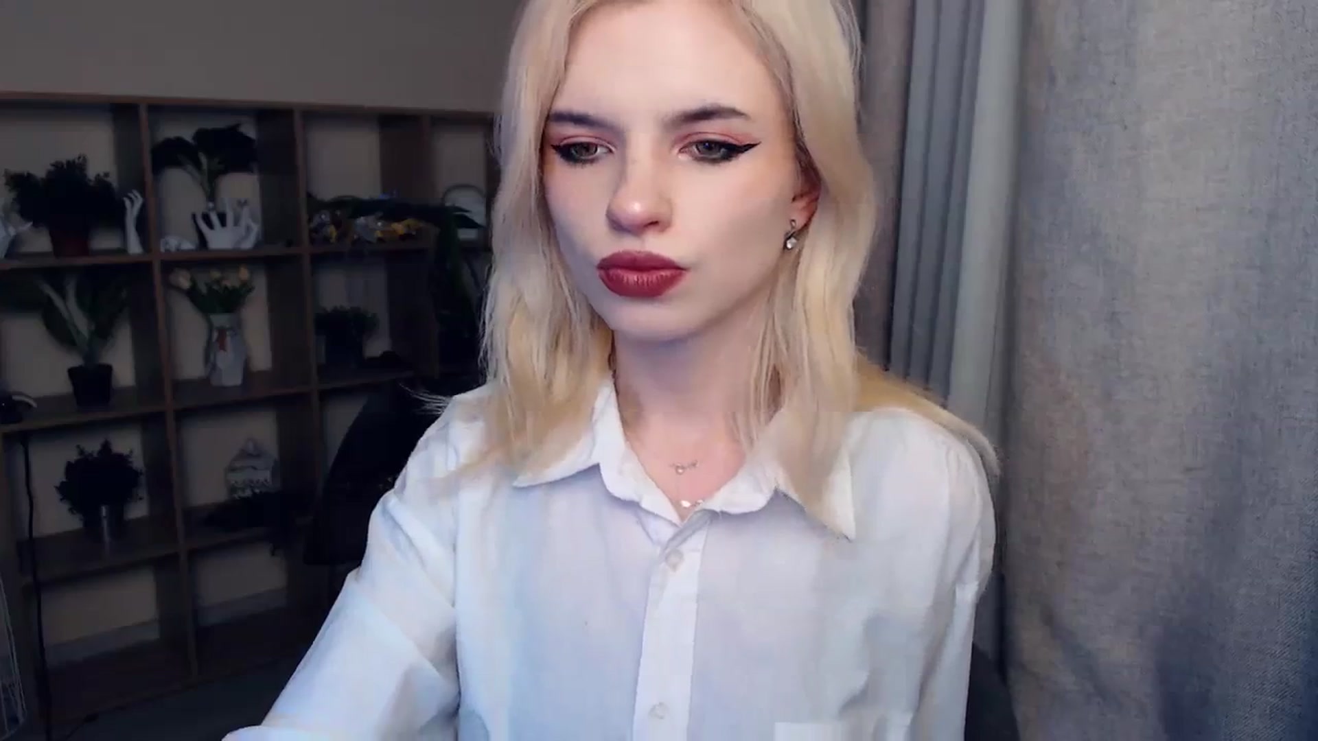 Gallery image thumbnail from Erineys's myfreecams stream on, 02/08/2024, 14:56 image 13 of 20