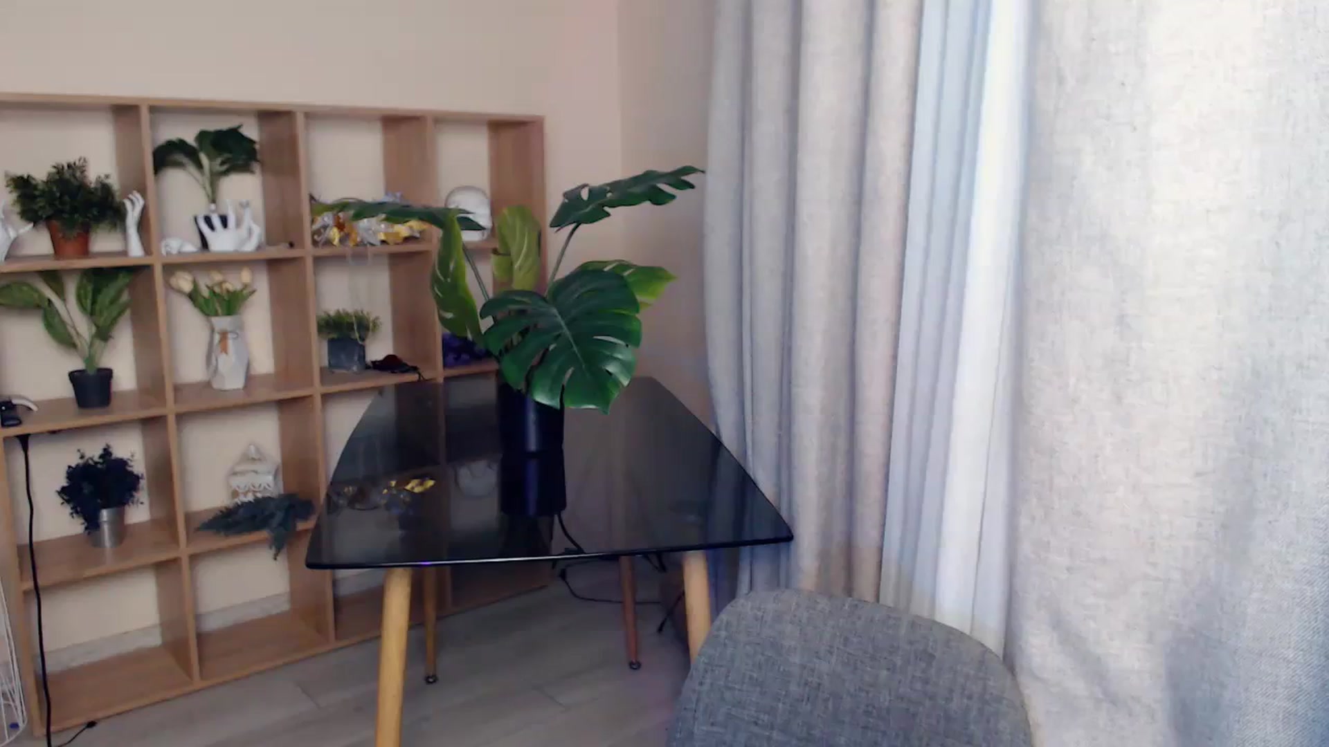 Gallery image thumbnail from Erineys's myfreecams stream on, 02/08/2024, 14:56 image 18 of 20