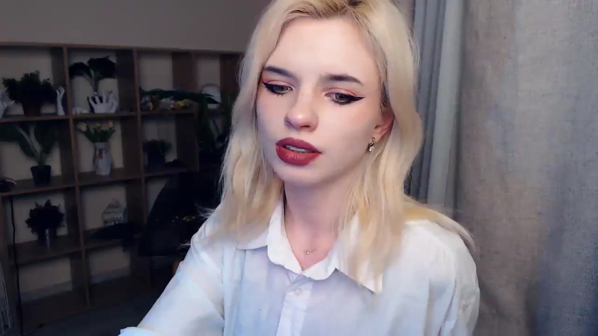 Gallery image thumbnail from Erineys's myfreecams stream on, 02/08/2024, 14:56 image 8 of 20