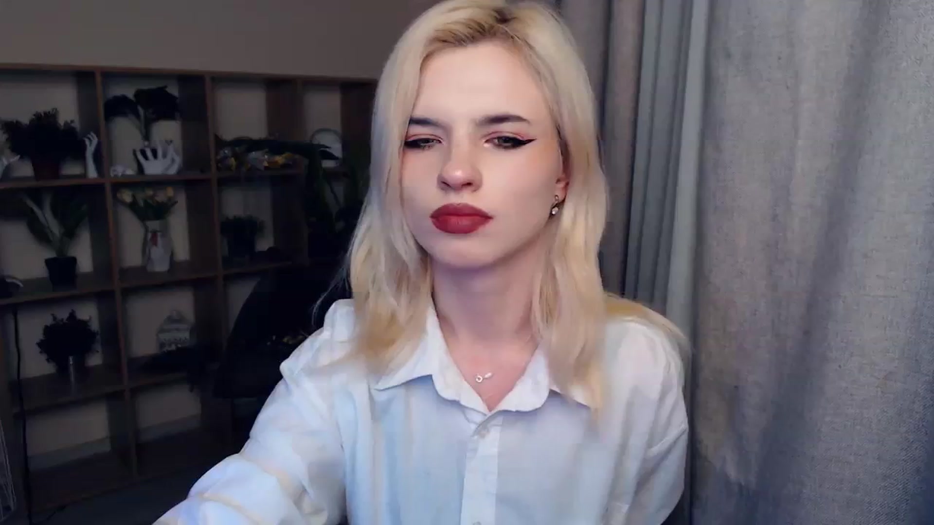 Gallery image thumbnail from Erineys's myfreecams stream on, 02/08/2024, 16:04 image 19 of 20