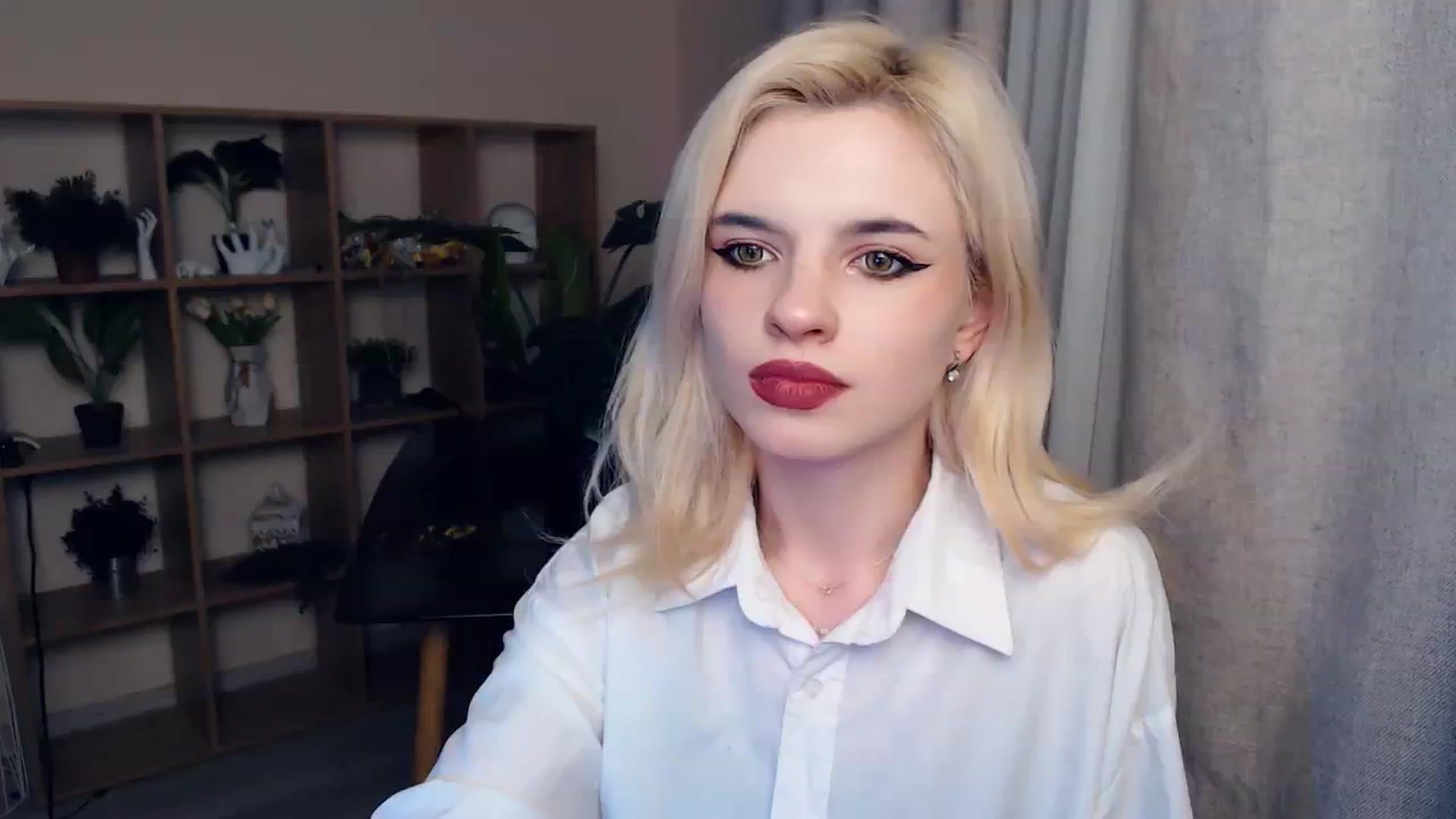 Gallery image thumbnail from Erineys's myfreecams stream on, 02/08/2024, 16:04 image 1 of 20