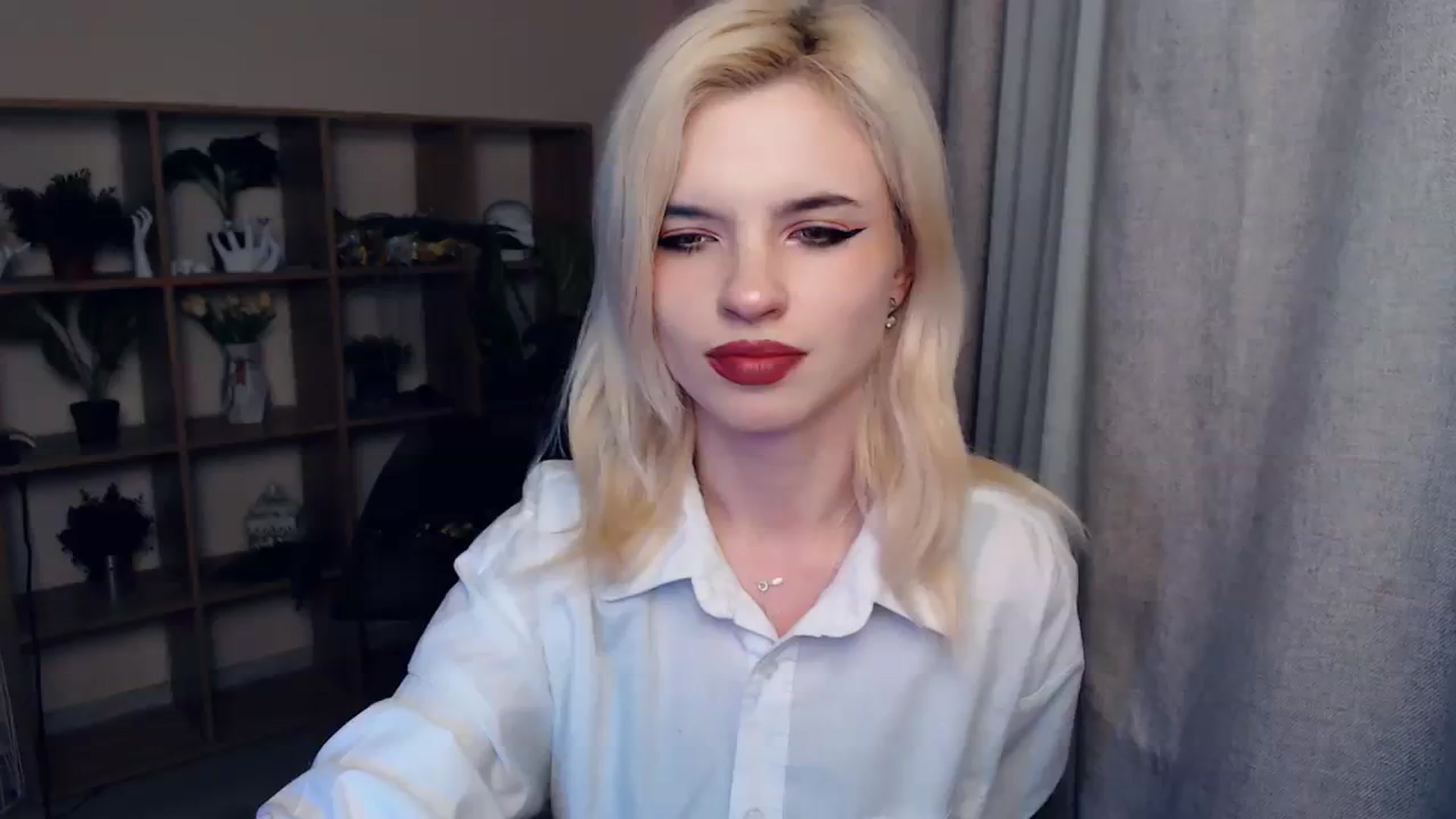 Gallery image thumbnail from Erineys's myfreecams stream on, 02/08/2024, 16:04 image 18 of 20