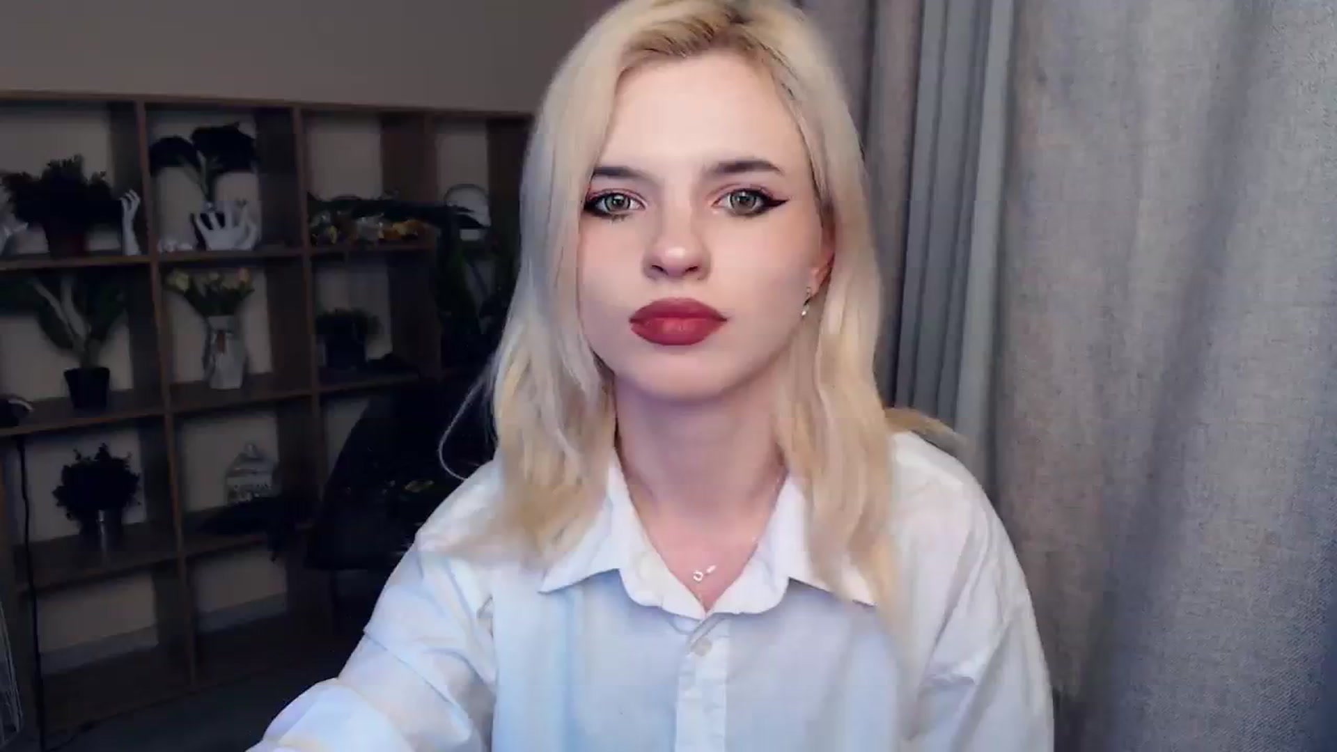 Gallery image thumbnail from Erineys's myfreecams stream on, 02/08/2024, 16:04 image 16 of 20