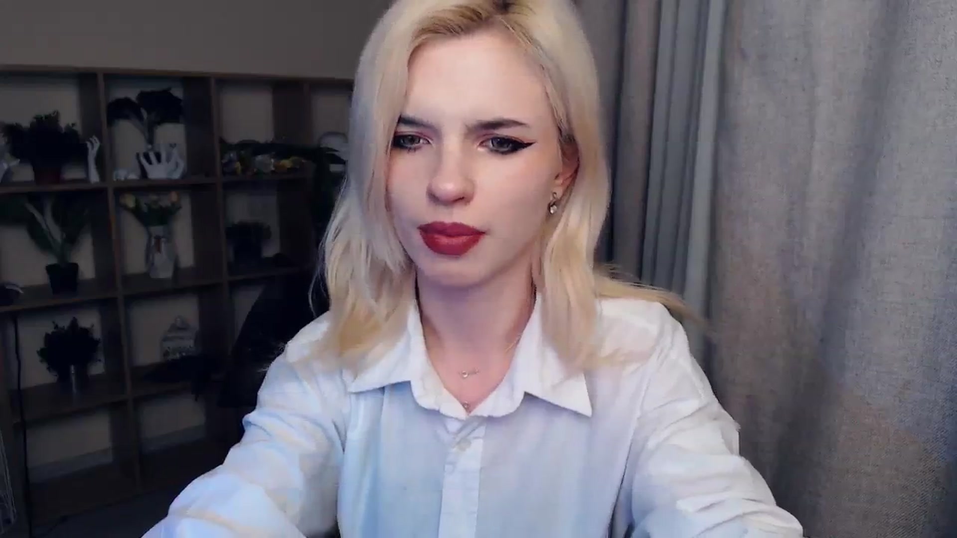 Gallery image thumbnail from Erineys's myfreecams stream on, 02/08/2024, 16:04 image 14 of 20