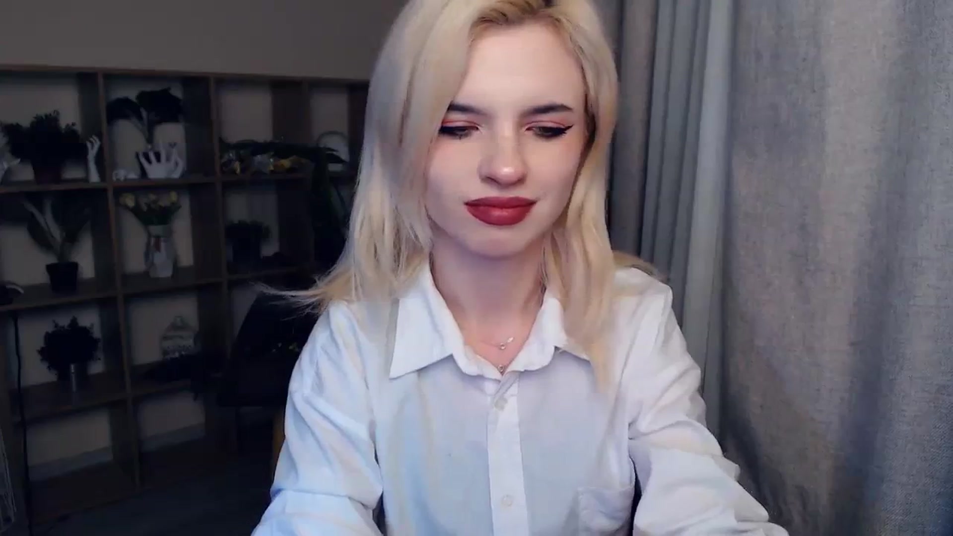 Gallery image thumbnail from Erineys's myfreecams stream on, 02/08/2024, 16:16 image 10 of 20