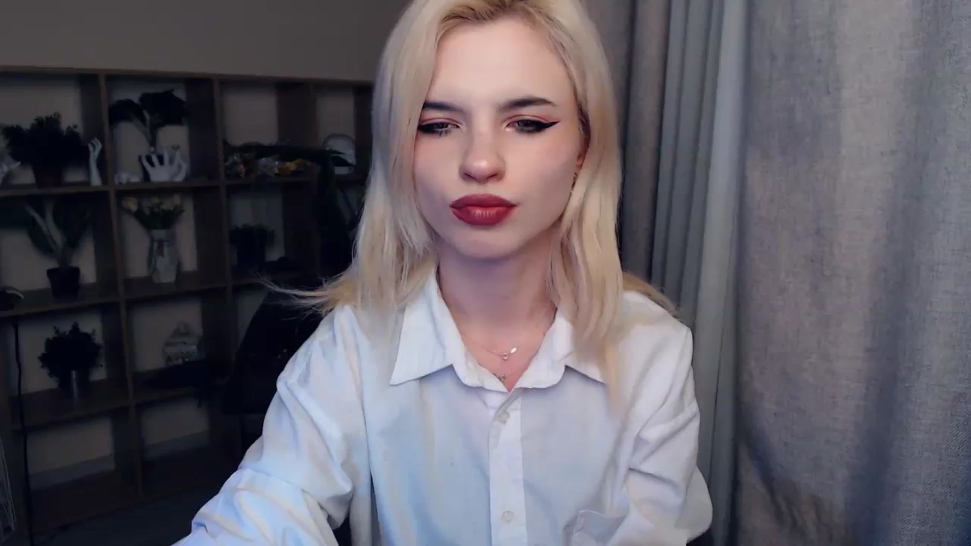Gallery image thumbnail from Erineys's myfreecams stream on, 02/08/2024, 16:16 image 13 of 20
