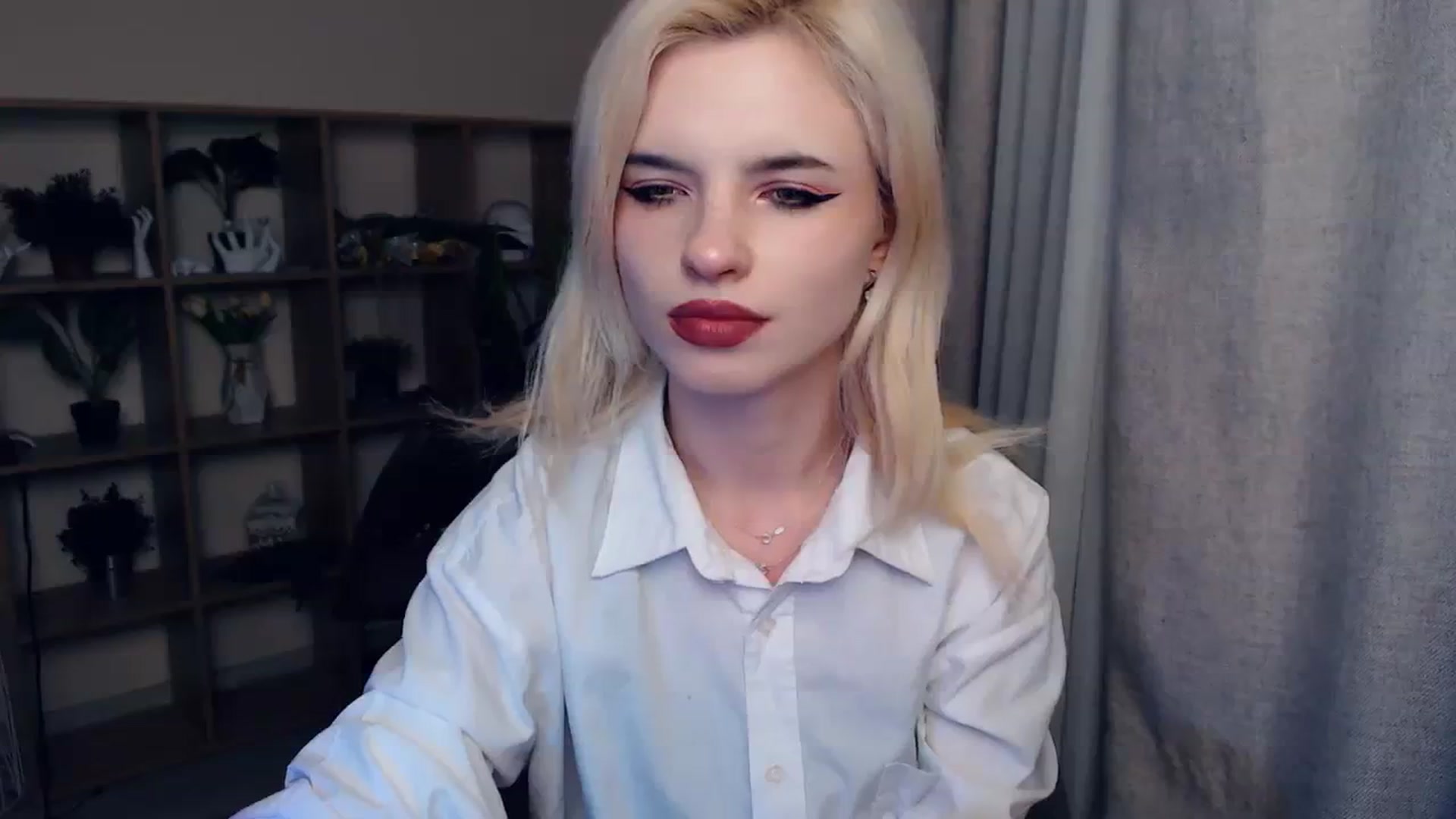 Gallery image thumbnail from Erineys's myfreecams stream on, 02/08/2024, 16:16 image 2 of 20