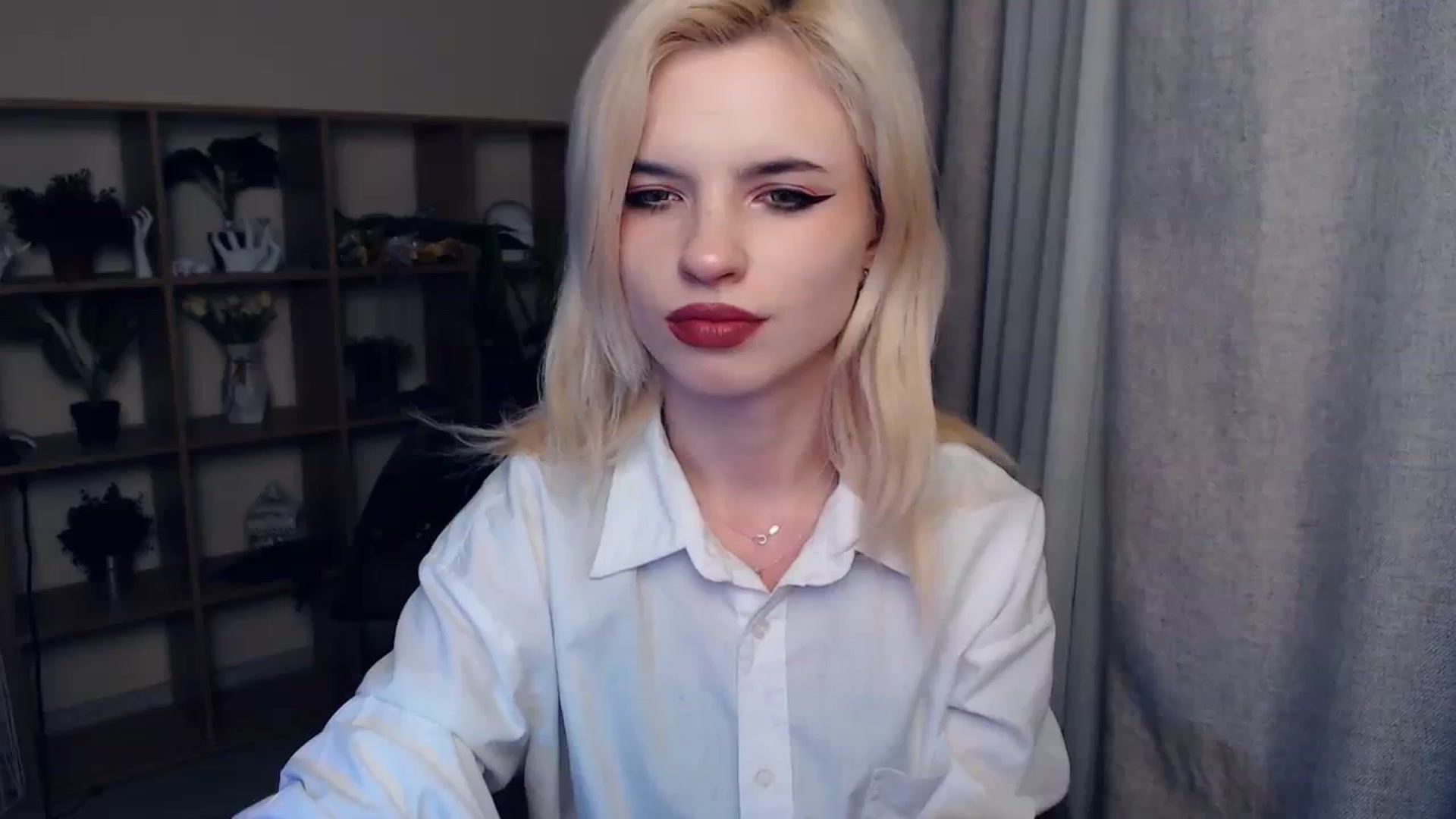 Gallery image thumbnail from Erineys's myfreecams stream on, 02/08/2024, 16:16 image 19 of 20