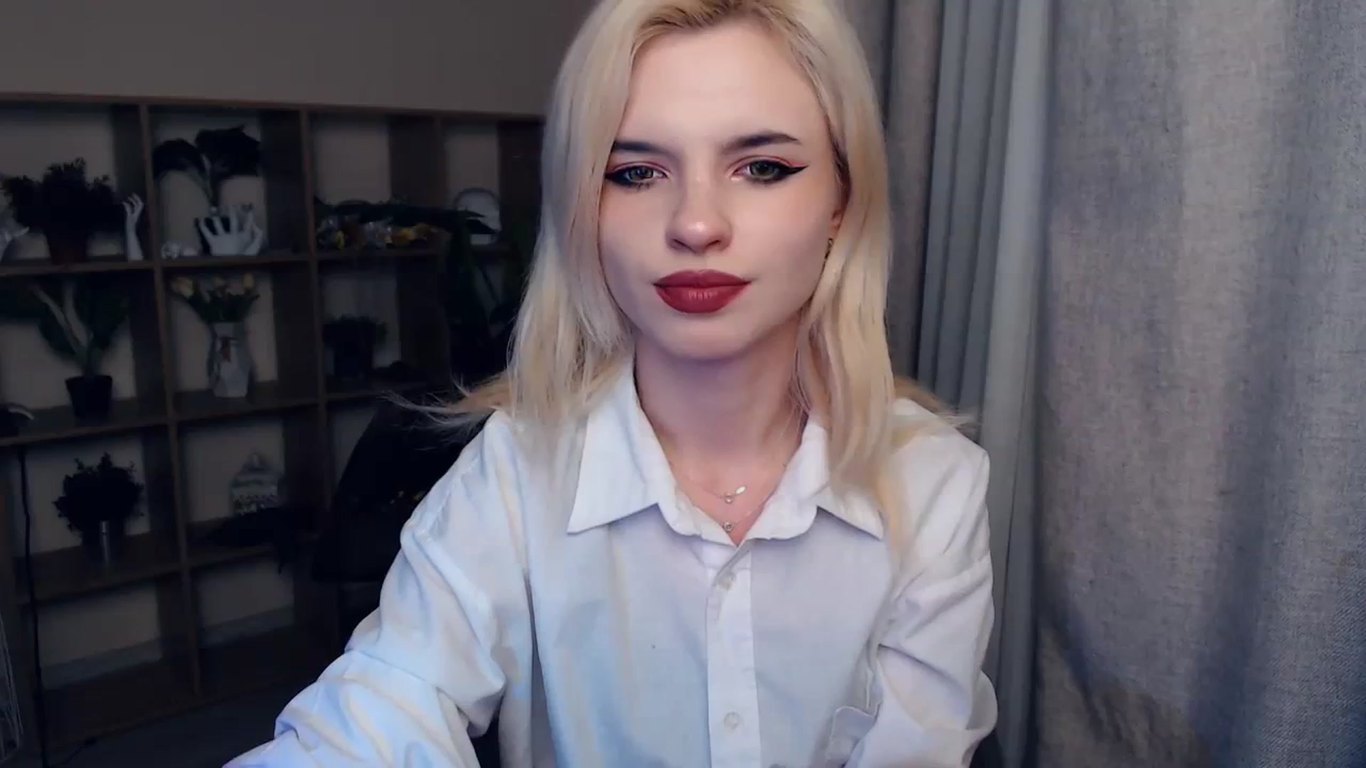 Gallery image thumbnail from Erineys's myfreecams stream on, 02/08/2024, 16:16 image 4 of 20