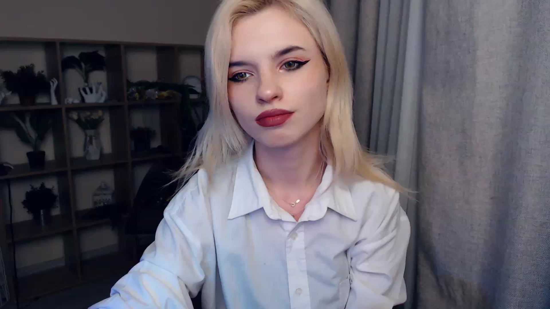Gallery image thumbnail from Erineys's myfreecams stream on, 02/08/2024, 16:16 image 1 of 20