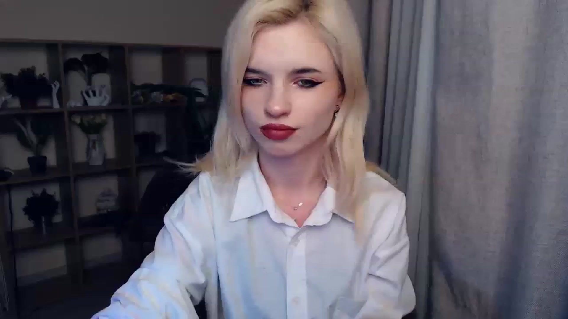 Gallery image thumbnail from Erineys's myfreecams stream on, 02/08/2024, 16:16 image 16 of 20