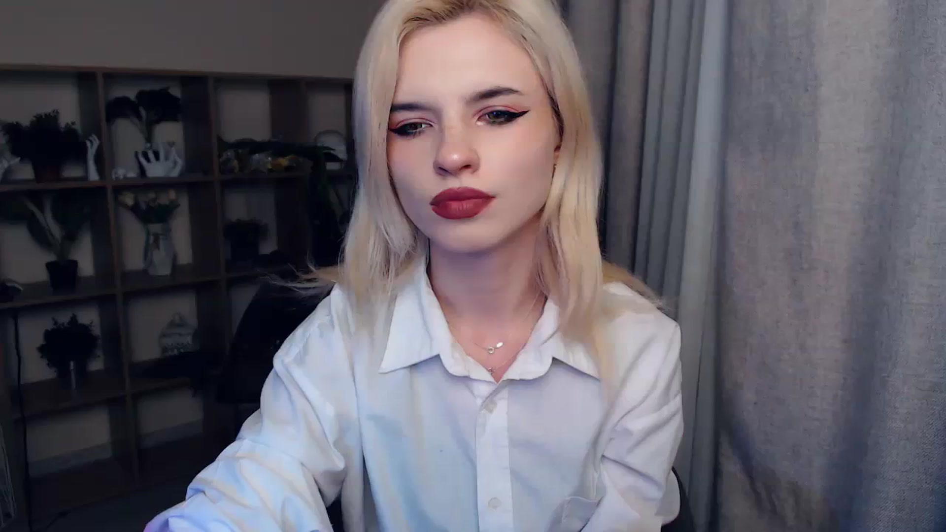 Gallery image thumbnail from Erineys's myfreecams stream on, 02/08/2024, 16:16 image 8 of 20
