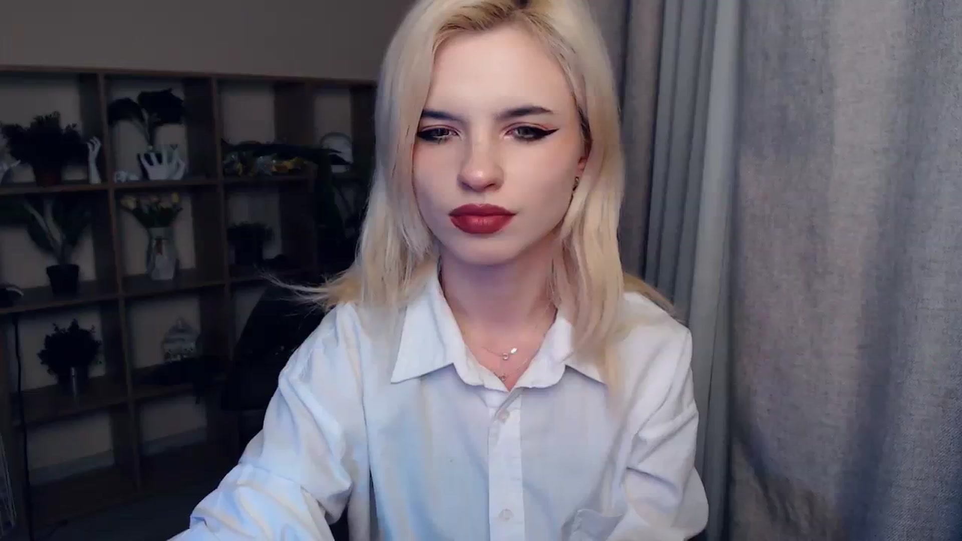 Gallery image thumbnail from Erineys's myfreecams stream on, 02/08/2024, 16:16 image 12 of 20