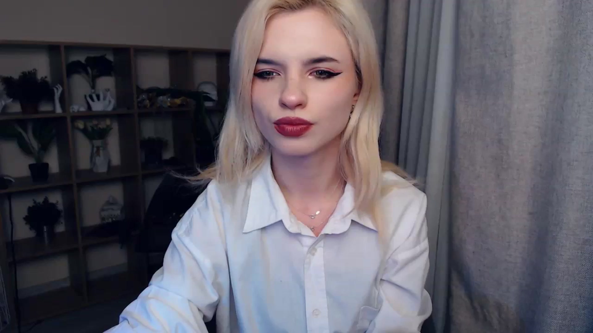 Gallery image thumbnail from Erineys's myfreecams stream on, 02/08/2024, 16:16 image 7 of 20
