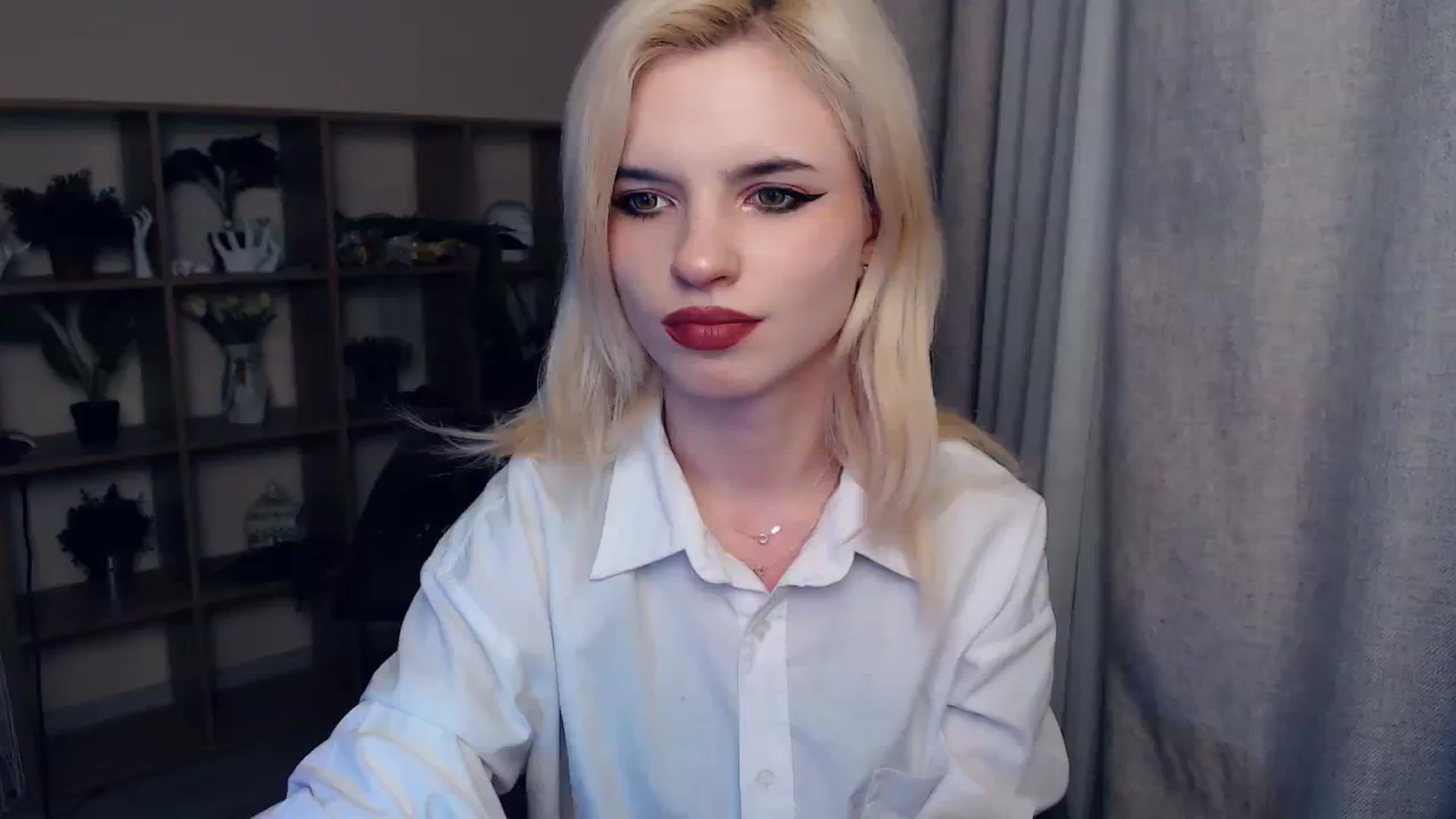 Gallery image thumbnail from Erineys's myfreecams stream on, 02/08/2024, 16:16 image 11 of 20