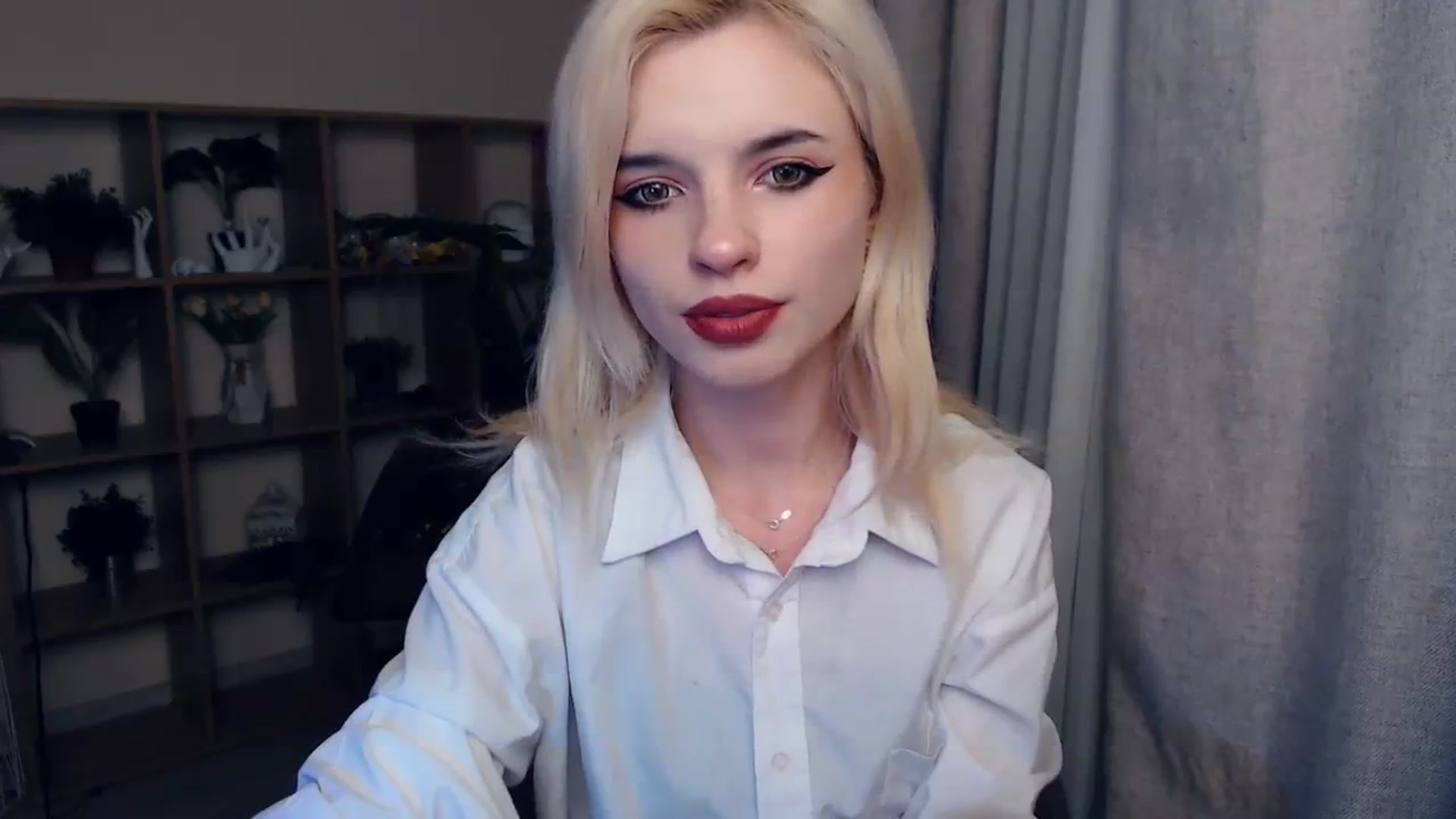 Gallery image thumbnail from Erineys's myfreecams stream on, 02/08/2024, 16:16 image 6 of 20