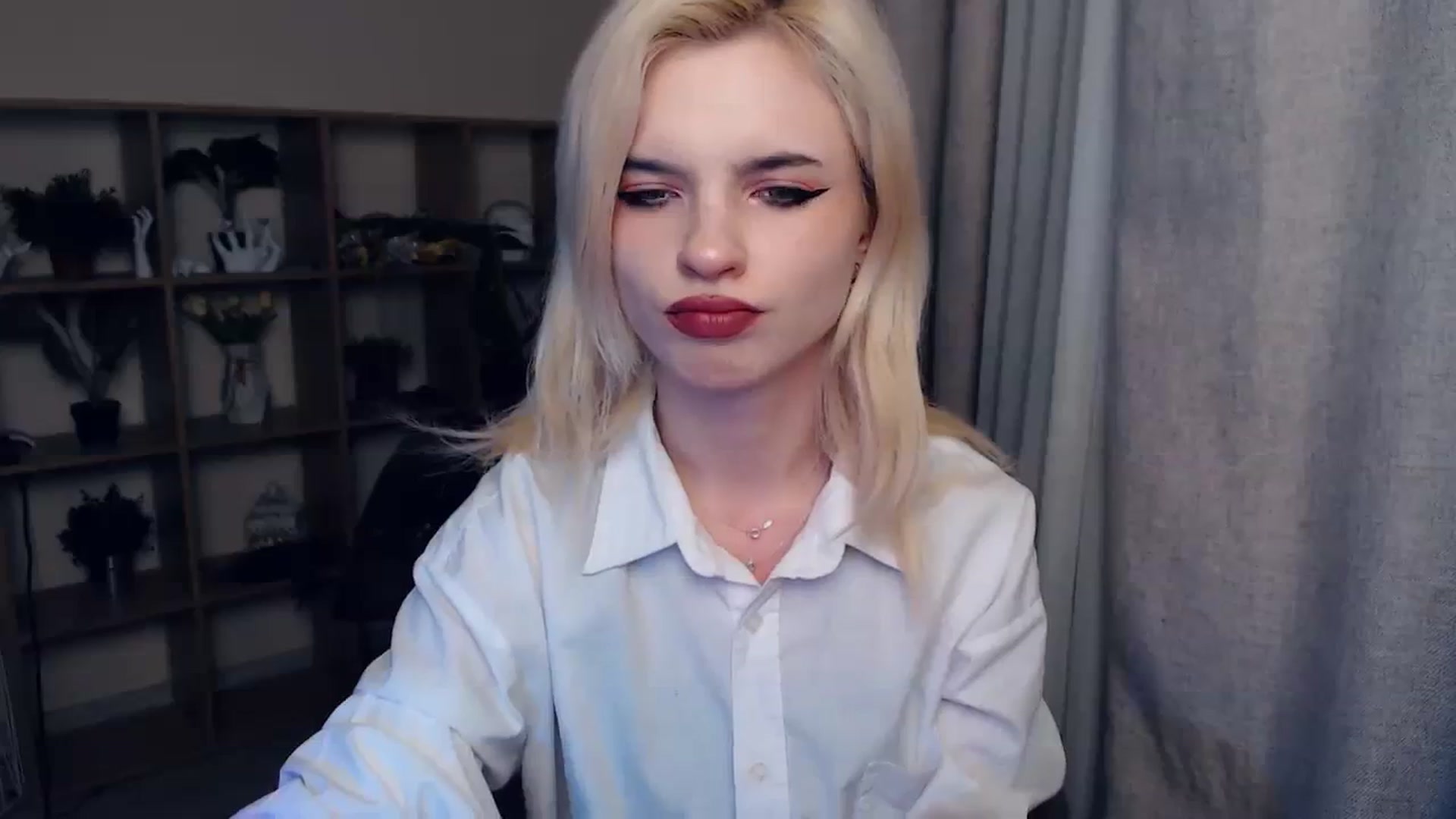 Gallery image thumbnail from Erineys's myfreecams stream on, 02/08/2024, 16:16 image 15 of 20