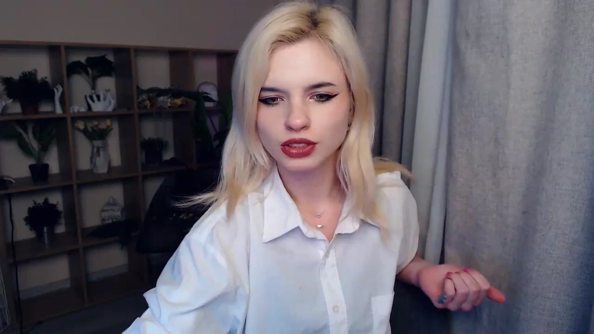 Gallery image thumbnail from Erineys's myfreecams stream on, 02/08/2024, 17:14 image 19 of 20