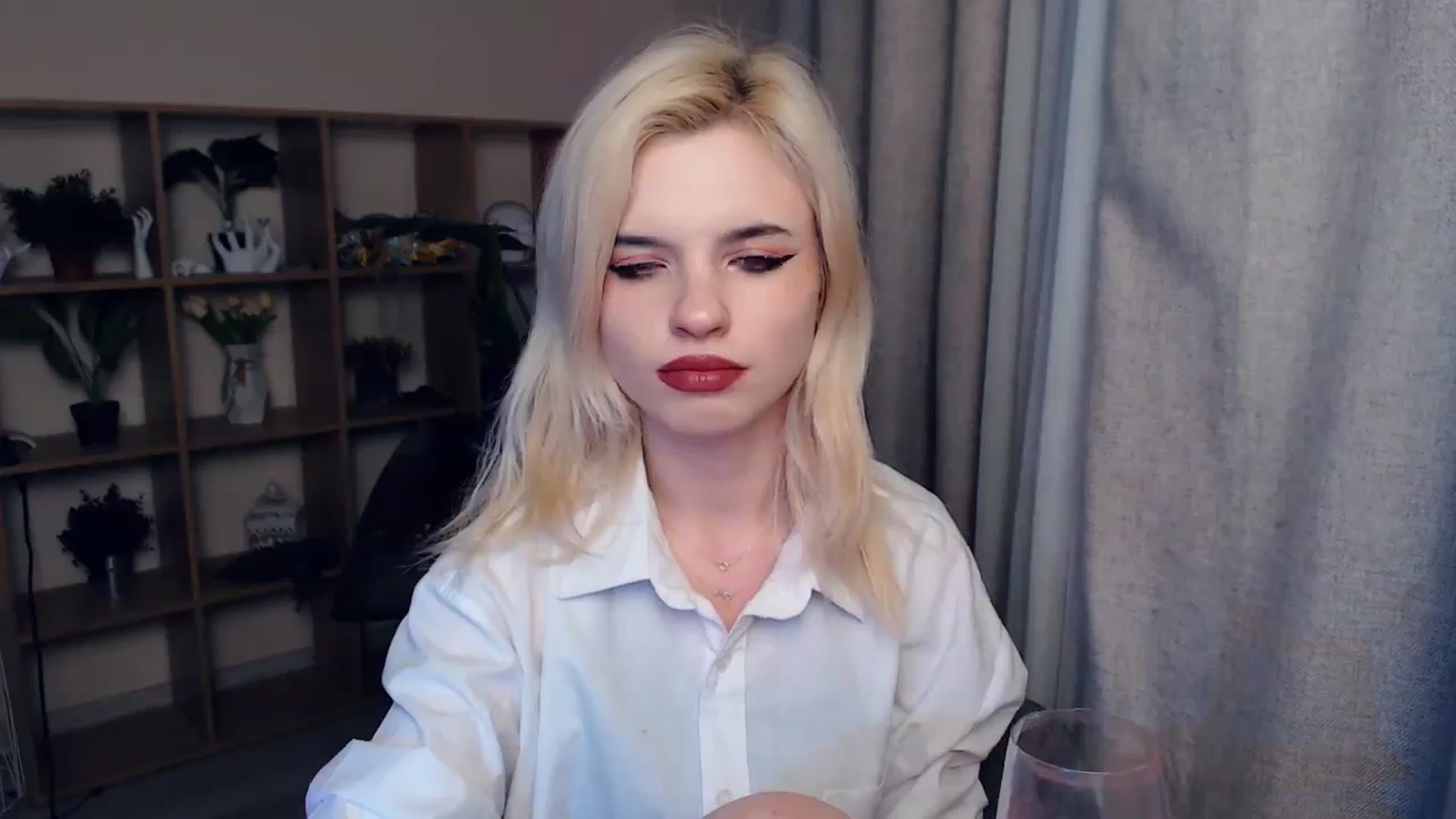 Gallery image thumbnail from Erineys's myfreecams stream on, 02/08/2024, 17:14 image 11 of 20