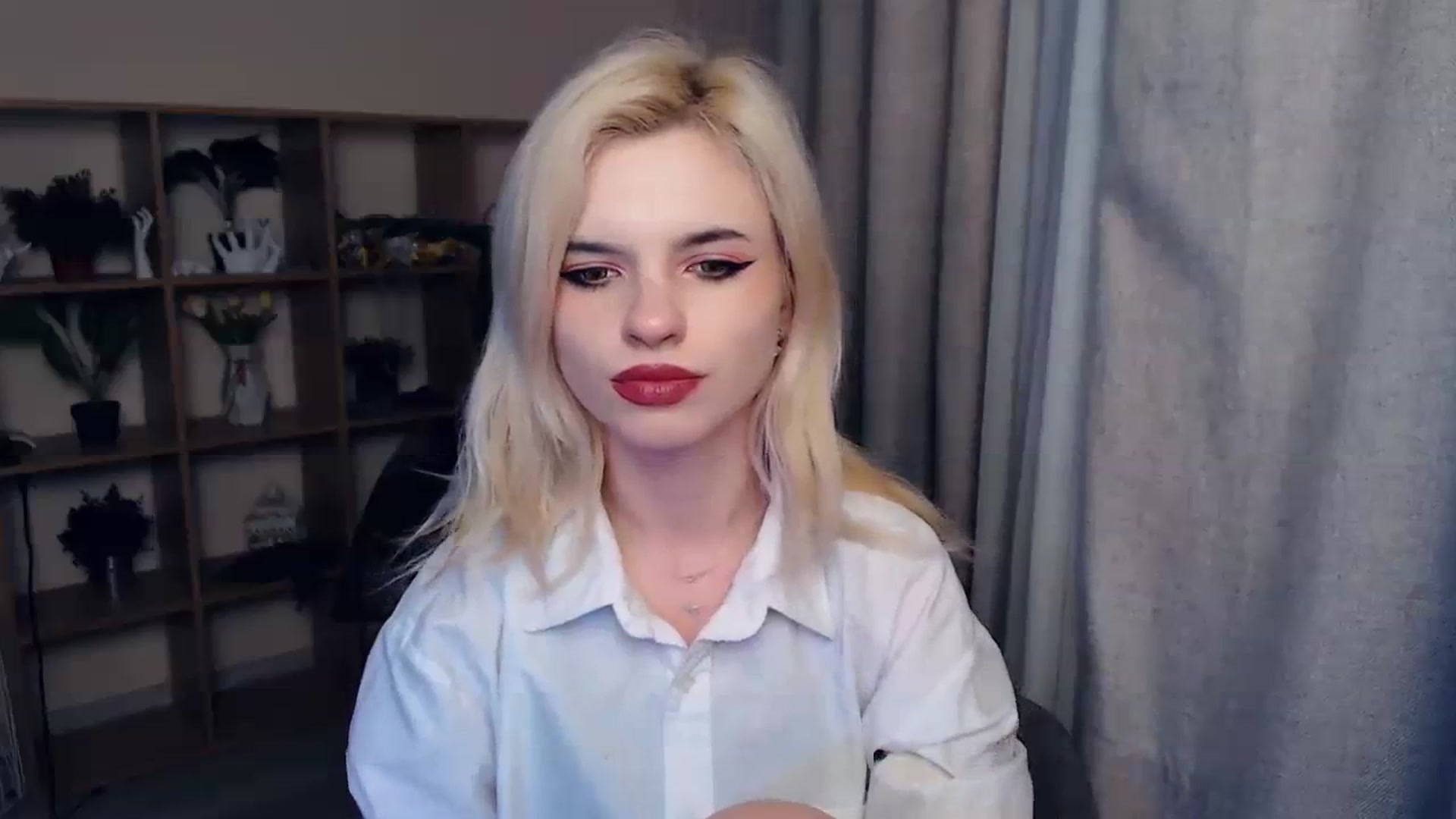 Gallery image thumbnail from Erineys's myfreecams stream on, 02/08/2024, 17:14 image 17 of 20