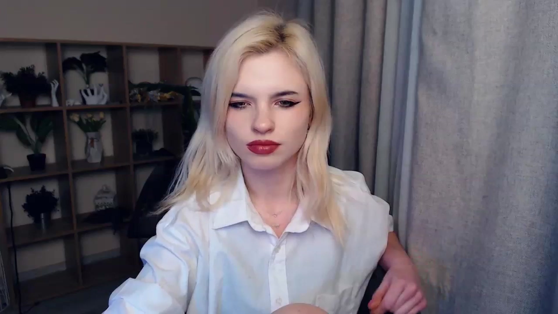 Gallery image thumbnail from Erineys's myfreecams stream on, 02/08/2024, 17:14 image 6 of 20
