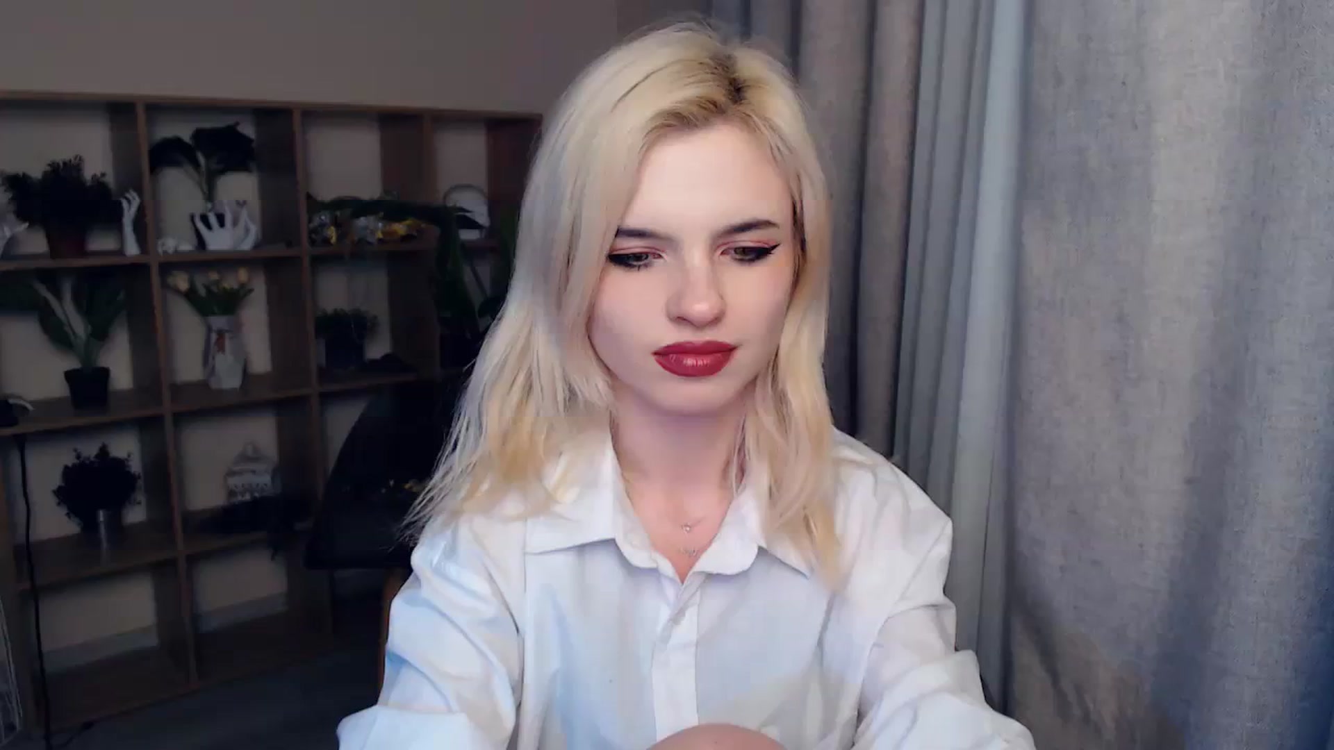 Gallery image thumbnail from Erineys's myfreecams stream on, 02/08/2024, 17:14 image 2 of 20