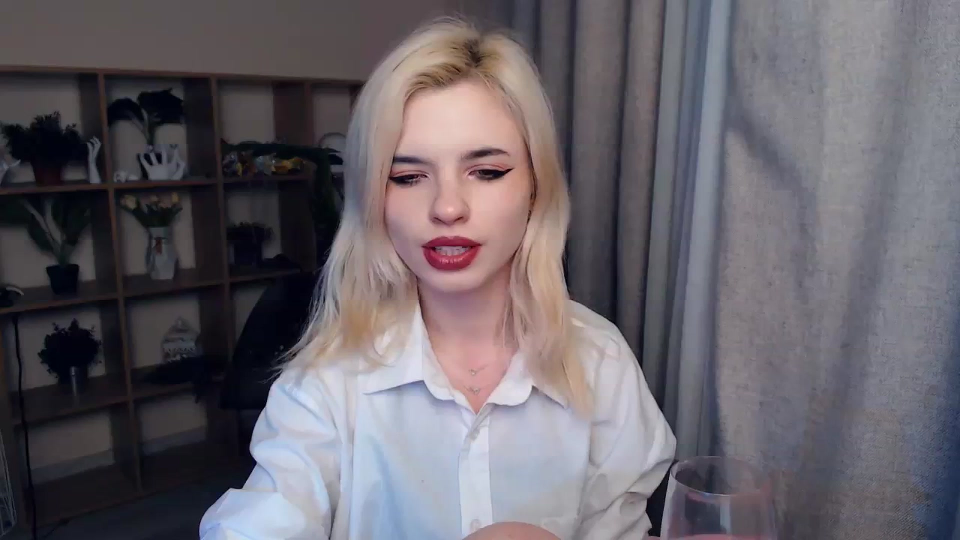 Gallery image thumbnail from Erineys's myfreecams stream on, 02/08/2024, 17:14 image 10 of 20