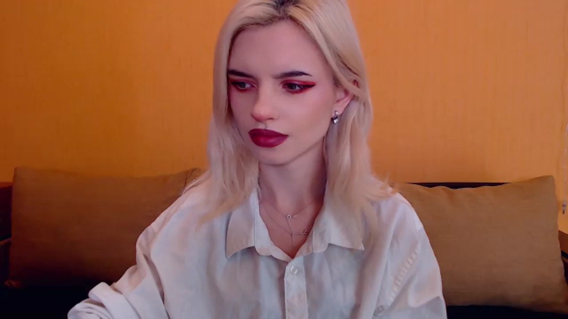 Gallery image thumbnail from Erineys's myfreecams stream on, 02/09/2024, 15:05 image 2 of 20