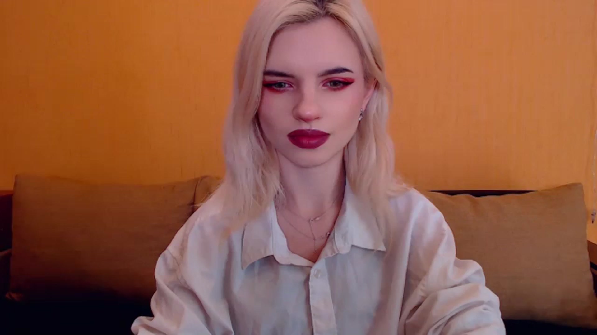 Gallery image thumbnail from Erineys's myfreecams stream on, 02/09/2024, 15:05 image 1 of 20
