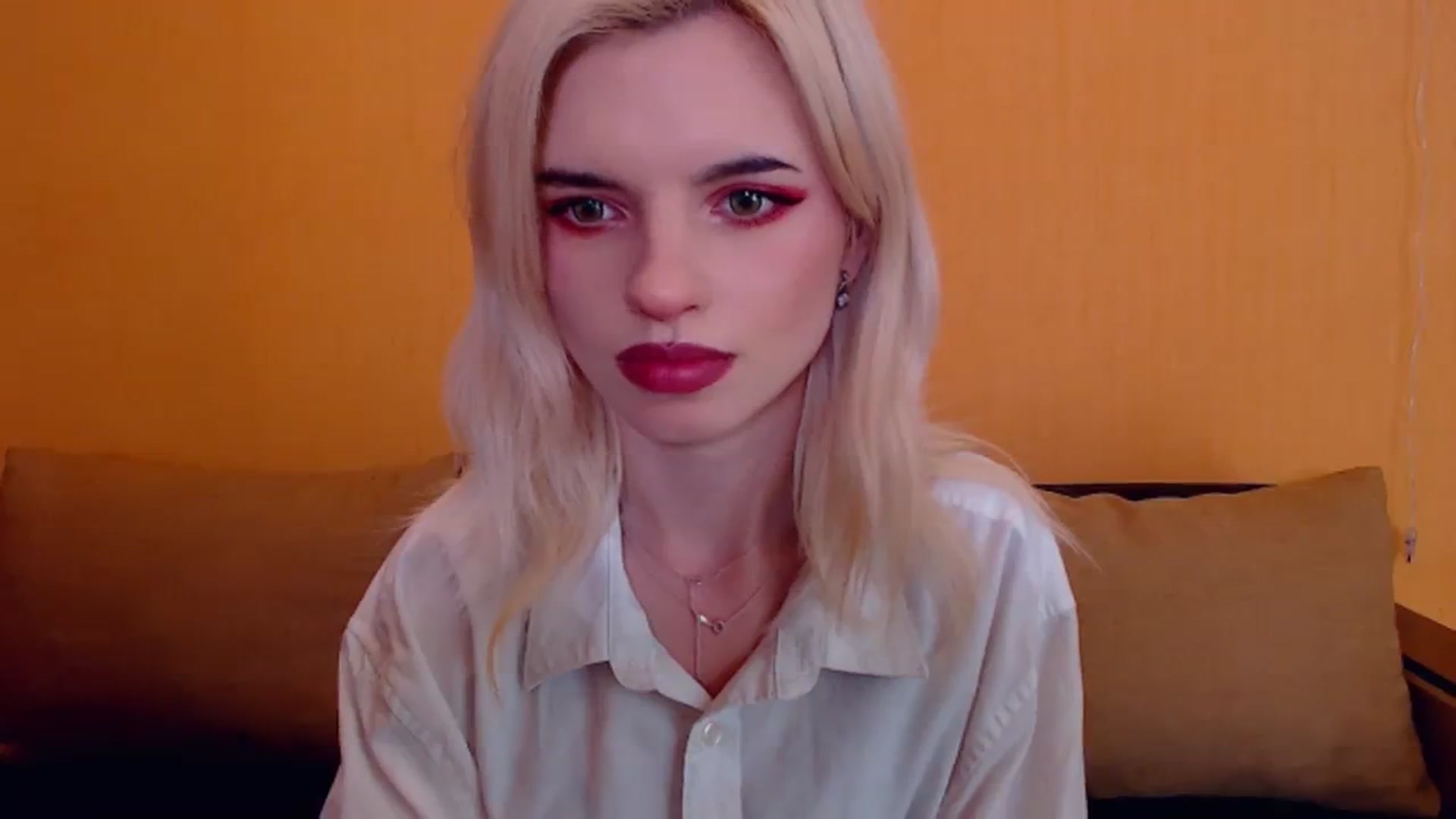 Gallery image thumbnail from Erineys's myfreecams stream on, 02/09/2024, 16:38 image 2 of 20