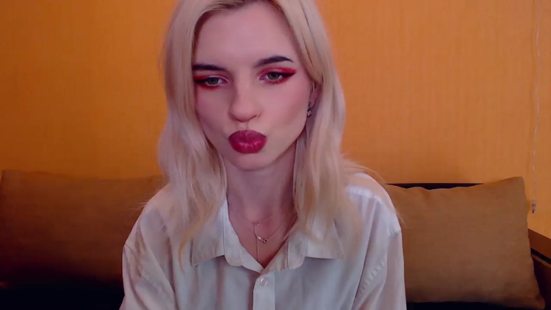Gallery image thumbnail from Erineys's myfreecams stream on, 02/09/2024, 16:38 image 3 of 20