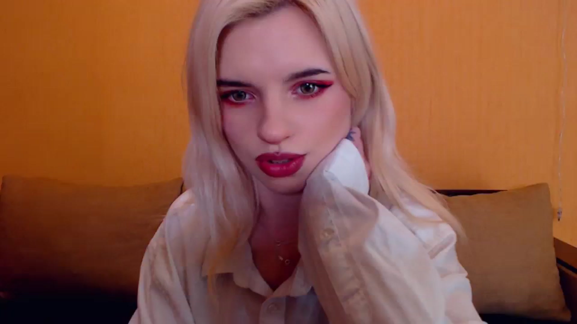 Gallery image thumbnail from Erineys's myfreecams stream on, 02/09/2024, 16:38 image 10 of 20