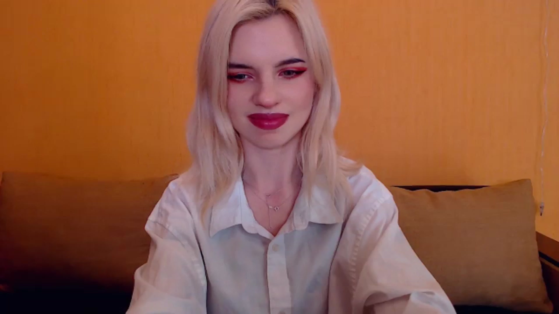 Gallery image thumbnail from Erineys's myfreecams stream on, 02/09/2024, 16:38 image 17 of 20