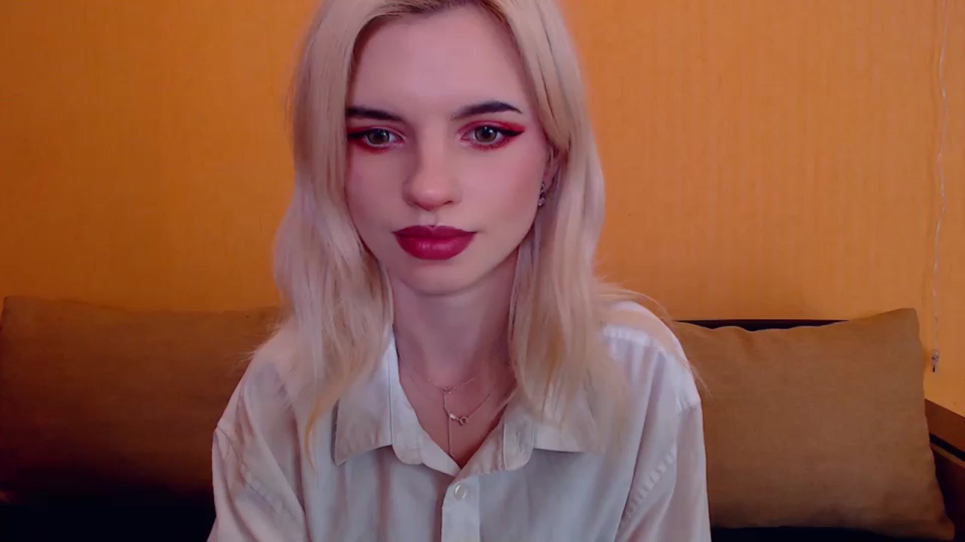 Gallery image thumbnail from Erineys's myfreecams stream on, 02/09/2024, 16:38 image 4 of 20