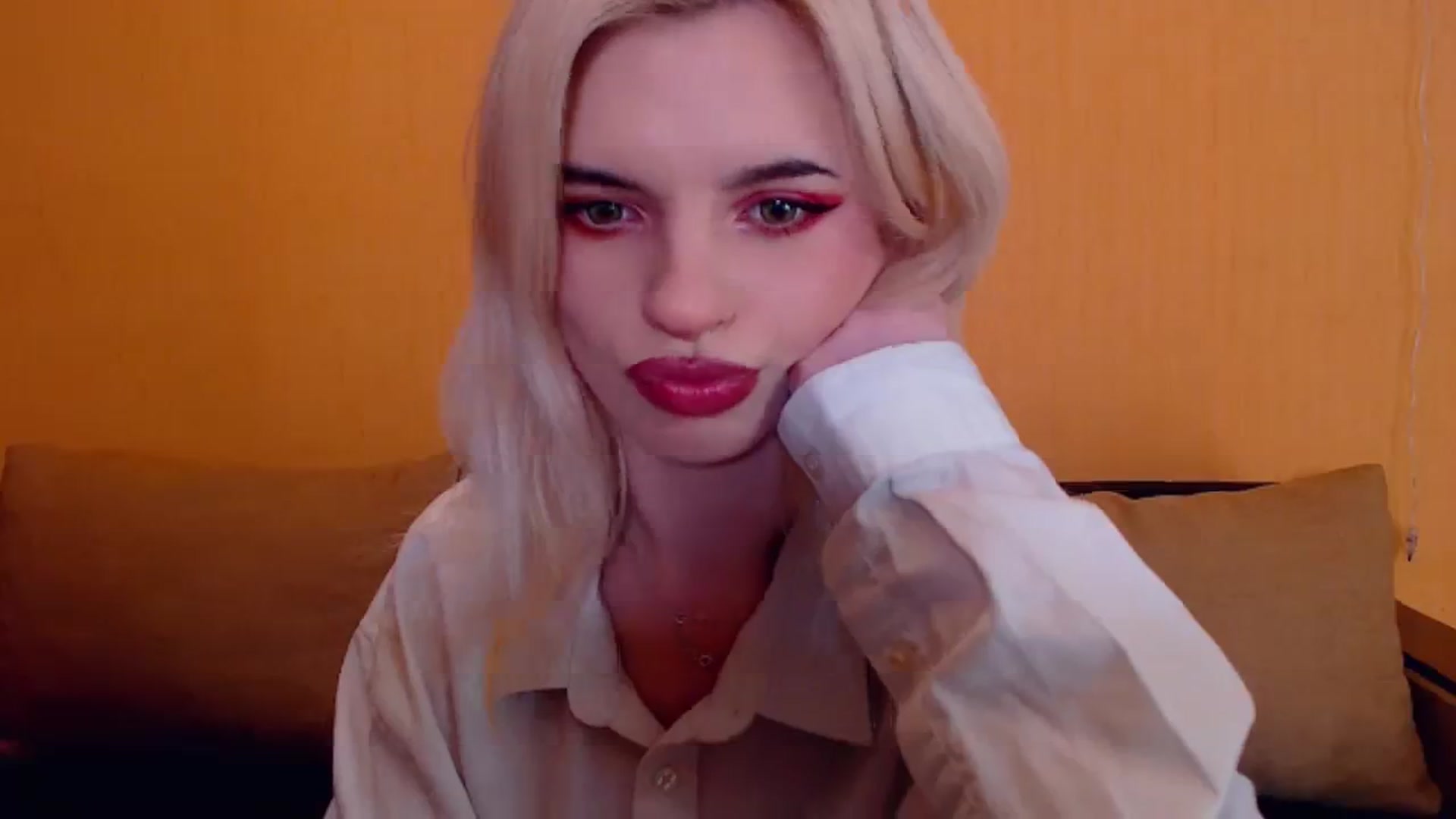 Gallery image thumbnail from Erineys's myfreecams stream on, 02/09/2024, 16:38 image 13 of 20