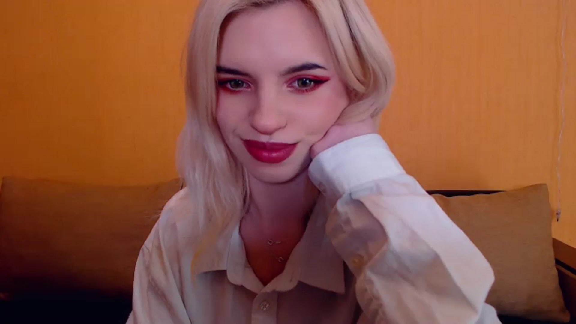 Gallery image thumbnail from Erineys's myfreecams stream on, 02/09/2024, 16:38 image 12 of 20
