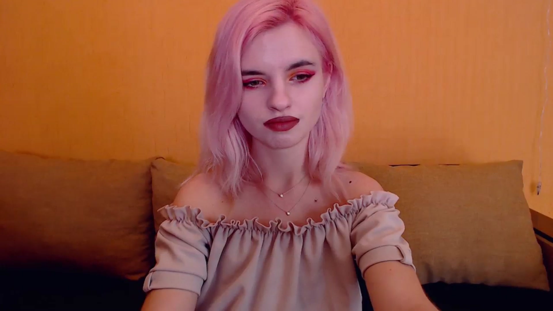 Gallery image thumbnail from Erineys's myfreecams stream on, 02/15/2024, 16:34 image 8 of 20