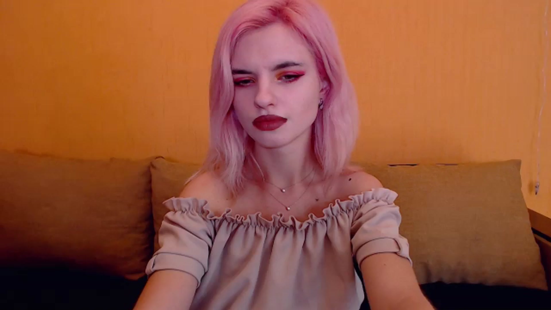 Gallery image thumbnail from Erineys's myfreecams stream on, 02/15/2024, 16:34 image 17 of 20