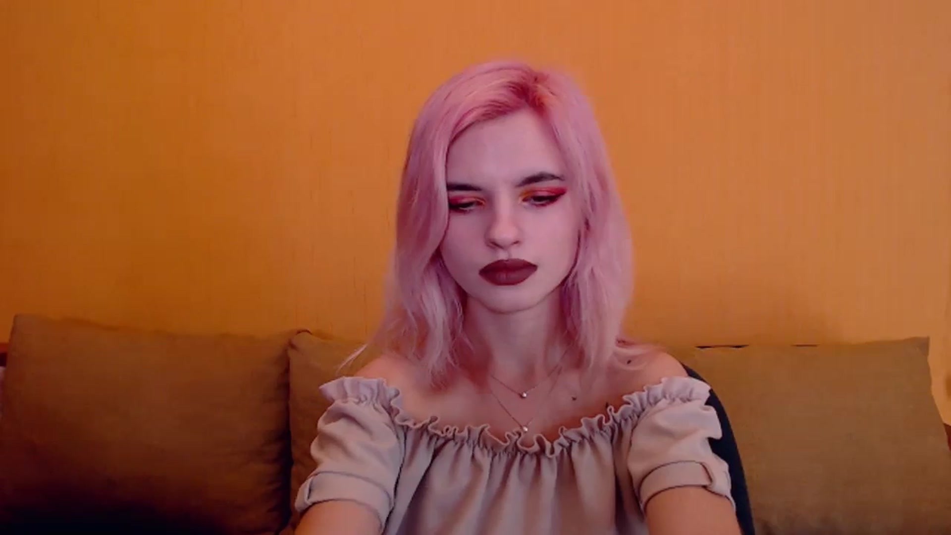 Gallery image thumbnail from Erineys's myfreecams stream on, 02/15/2024, 17:13 image 14 of 20