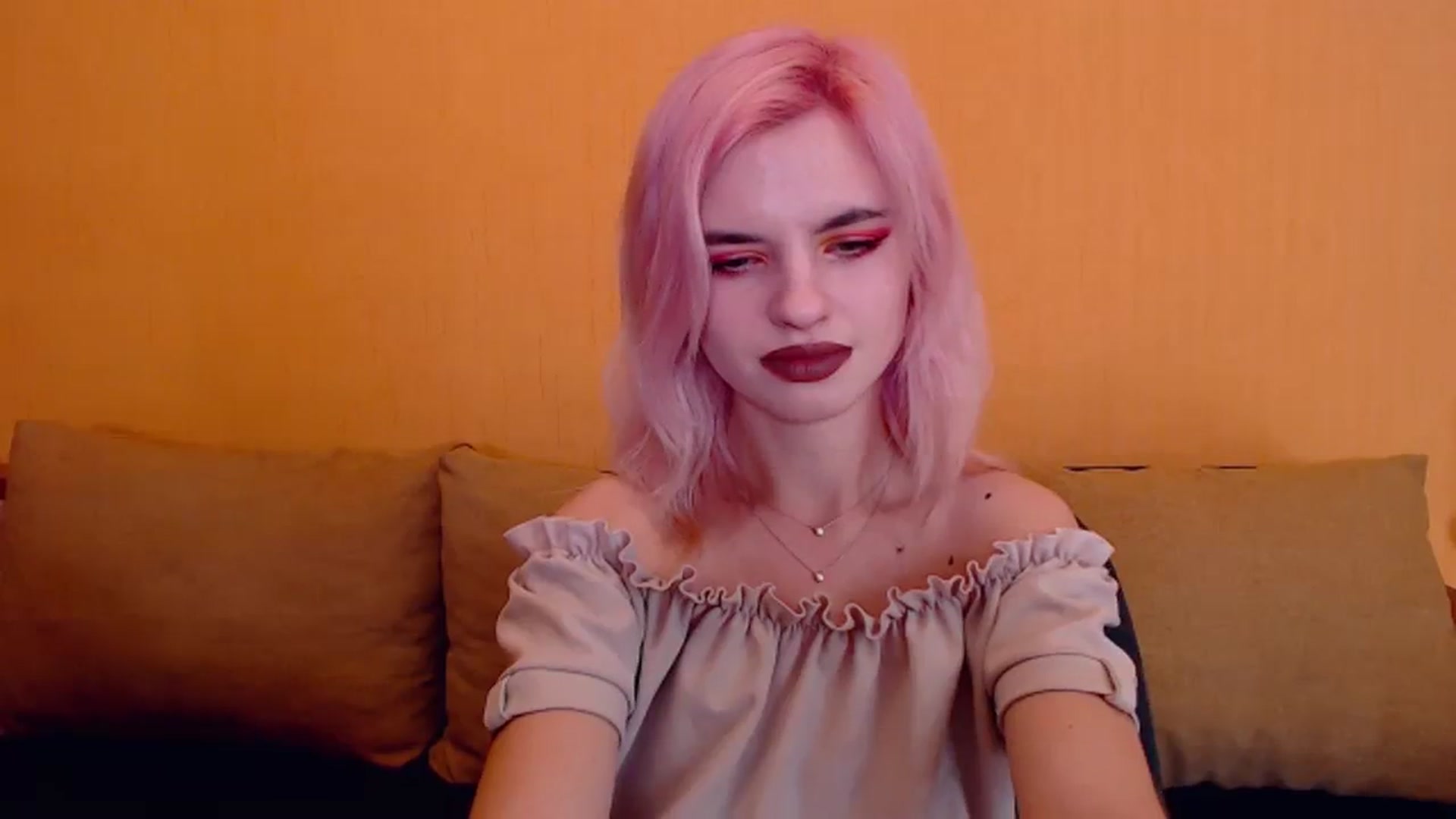 Gallery image thumbnail from Erineys's myfreecams stream on, 02/15/2024, 17:13 image 18 of 20