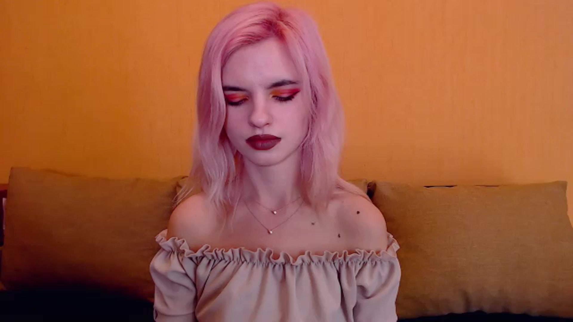 Gallery image thumbnail from Erineys's myfreecams stream on, 02/15/2024, 18:03 image 19 of 20