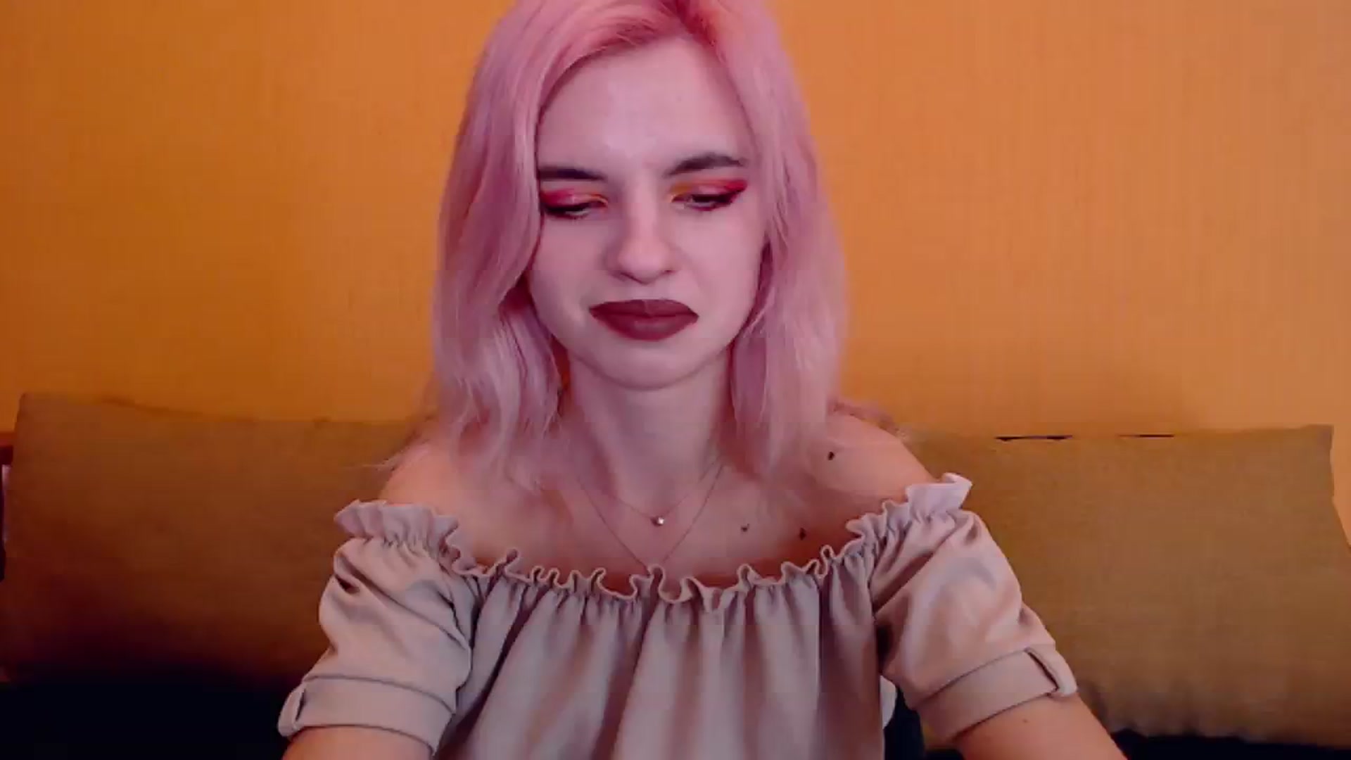 Gallery image thumbnail from Erineys's myfreecams stream on, 02/15/2024, 18:03 image 13 of 20
