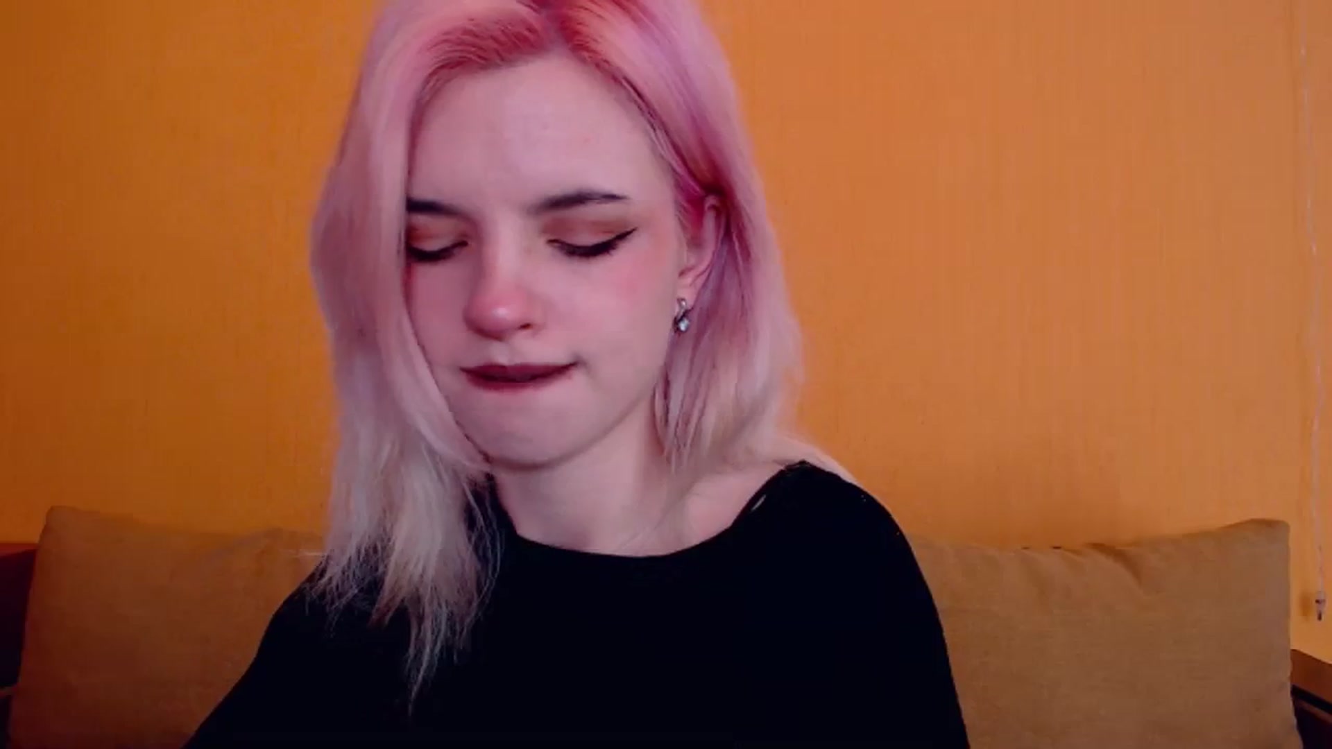 Gallery image thumbnail from Erineys's myfreecams stream on, 02/16/2024, 14:20 image 3 of 20